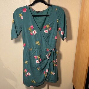 Abercrombie & Fitch green Floral Mini Dress small